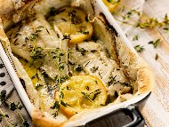 Рецепта Печено филе от риба треска с лимон и мащерка в пергаментова хартия на фурна